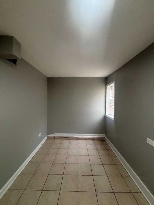 Building Photo - 5208 S Kenneth Ave