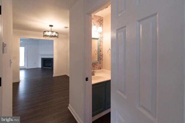 Foto del edificio - 9911 Blade Ct