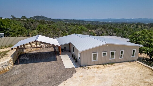 Foto del edificio - 111 Stony Hills Rd