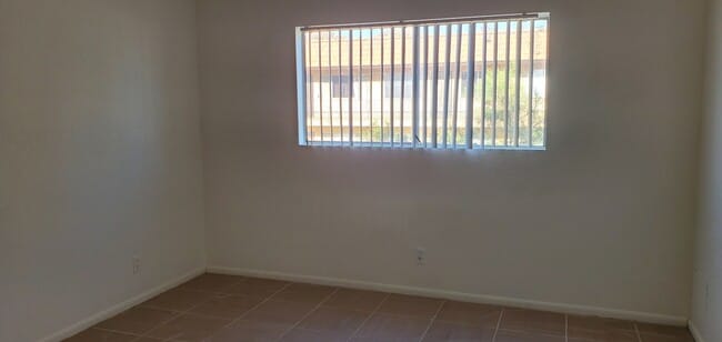 Building Photo - 19211 California 18, Unit 6