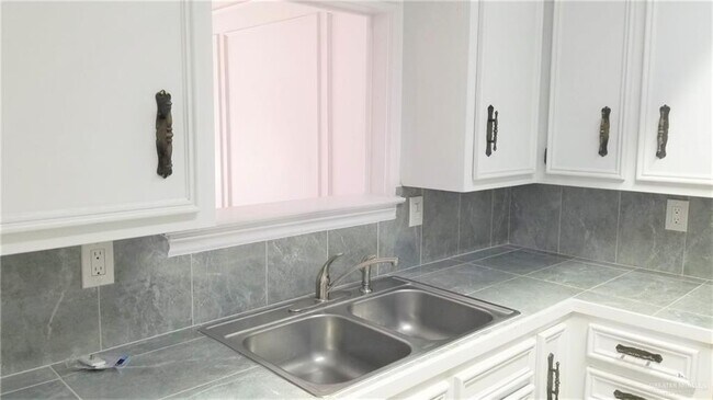 Building Photo - 411 S Rose Ellen Cir