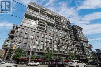 Building Photo - 111 Bathurst St