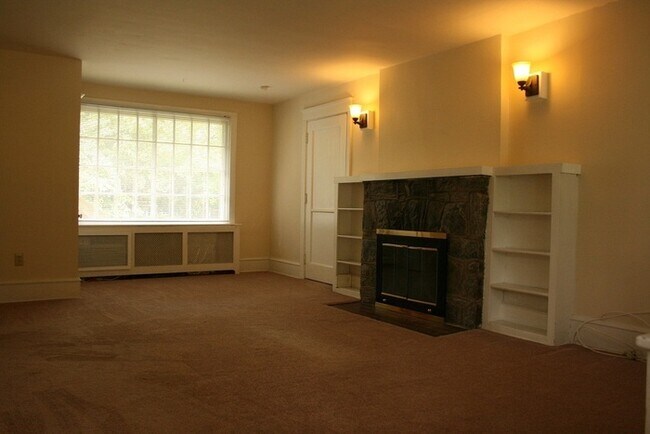 Building Photo - 1544 Ferndale Ave
