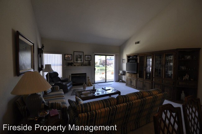 Building Photo - 3241 Lake Lesina Dr