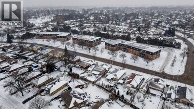 Building Photo - 390 Admiral Dr
