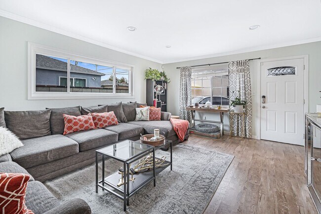 Foto del edificio - A beautiful  home in North Hollywood is no...