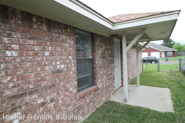 Building Photo - 3901 Hitchrock Dr