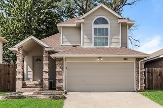Building Photo - 828 Bentree Dr