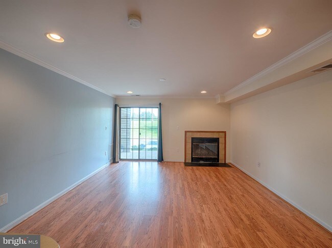 Building Photo - 6929B Mary Caroline Cir