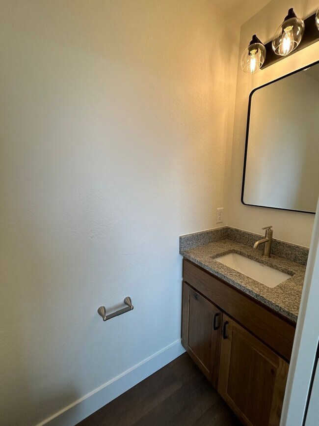 Foto del edificio - New Townhome