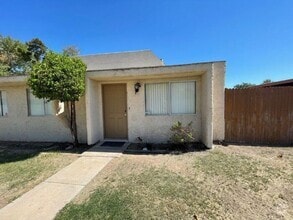 Building Photo - 944 S Valencia