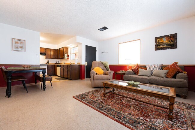 Foto del edificio - Executive Rental **Stylish & Fully Furnished 2-Bedroom in the Heart of Farmington – Flexible Leas...