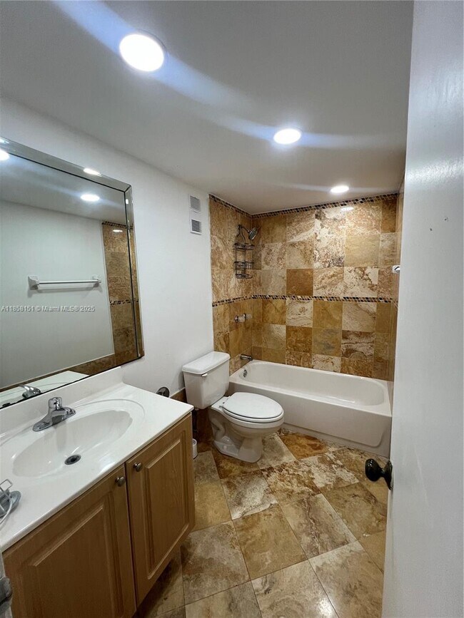 Foto del edificio - 10000 NW 80th Ct