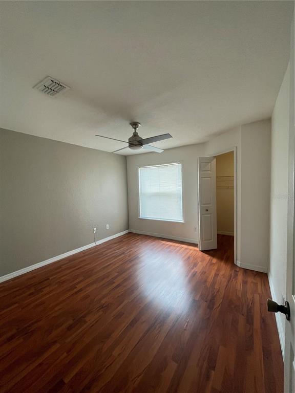 Foto del edificio - 8915 Latrec Ave