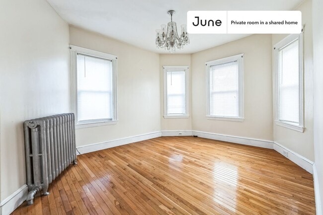Building Photo - Room in Shared 5 bed/1 bath home