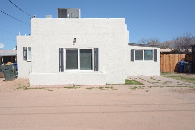 Foto del edificio - Charming 2 Bedroom 1 Bath Home! Central Tucson Location!