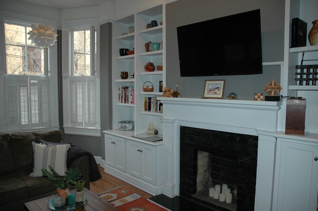 Living Room 1 - 333 Whitaker St