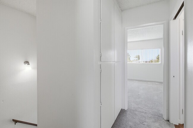 Building Photo - 2112-2114 Thomas Avenue - 2114 Unit 1-