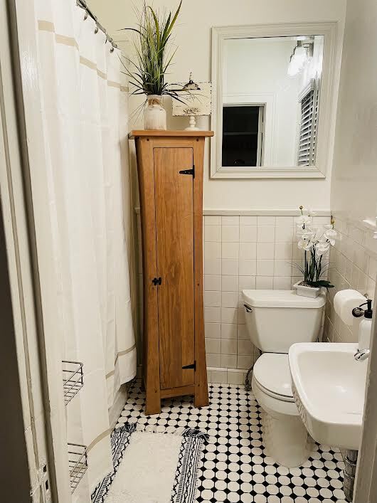 Bathroom - 33 Gaviota Ave