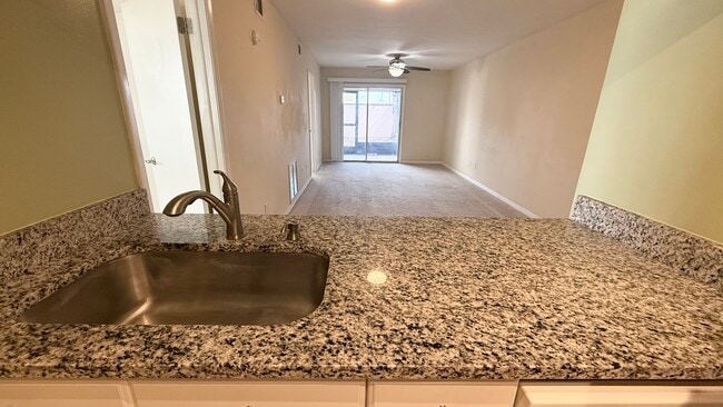 Foto del edificio - 3802 N Oak Dr