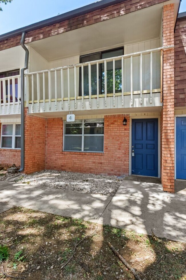 Building Photo - Great Home, Great Price Coming Available i...