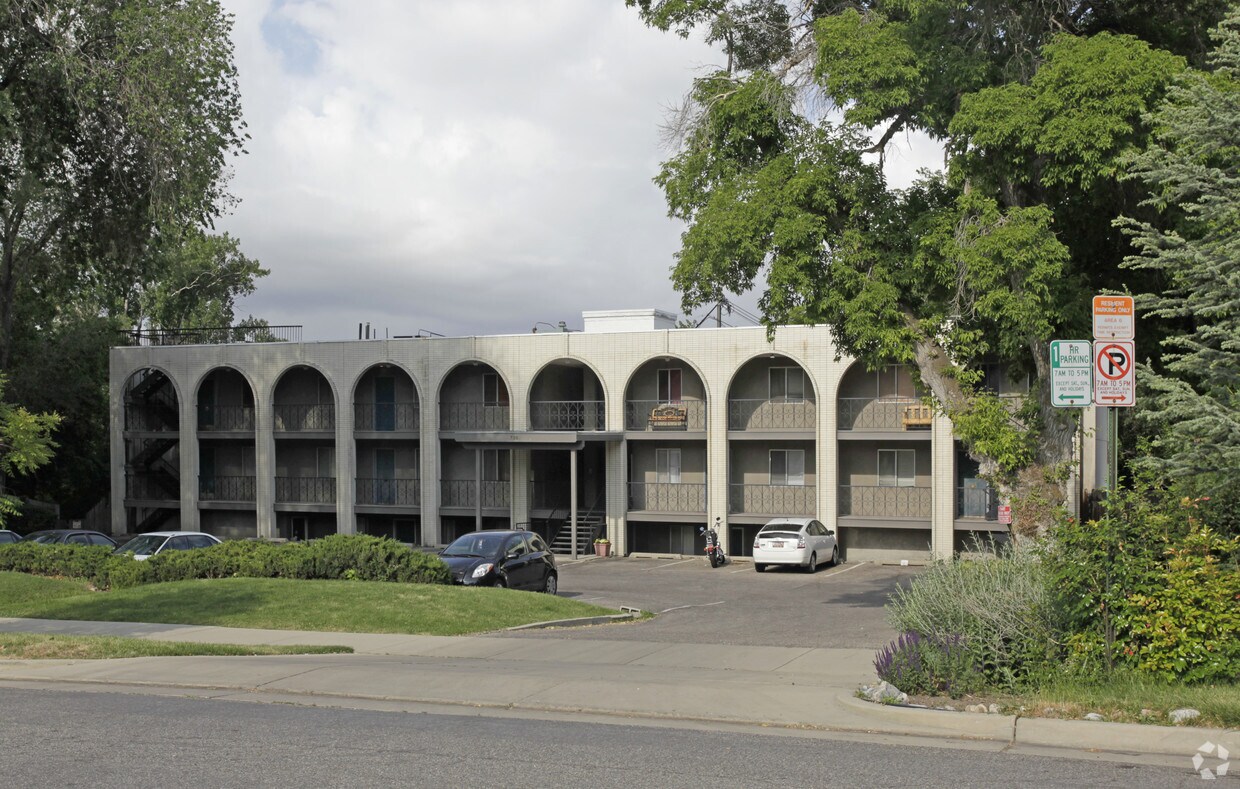 Primary Photo - Sapphire Springs