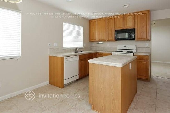 Building Photo - 1655 Vandenberg Cir