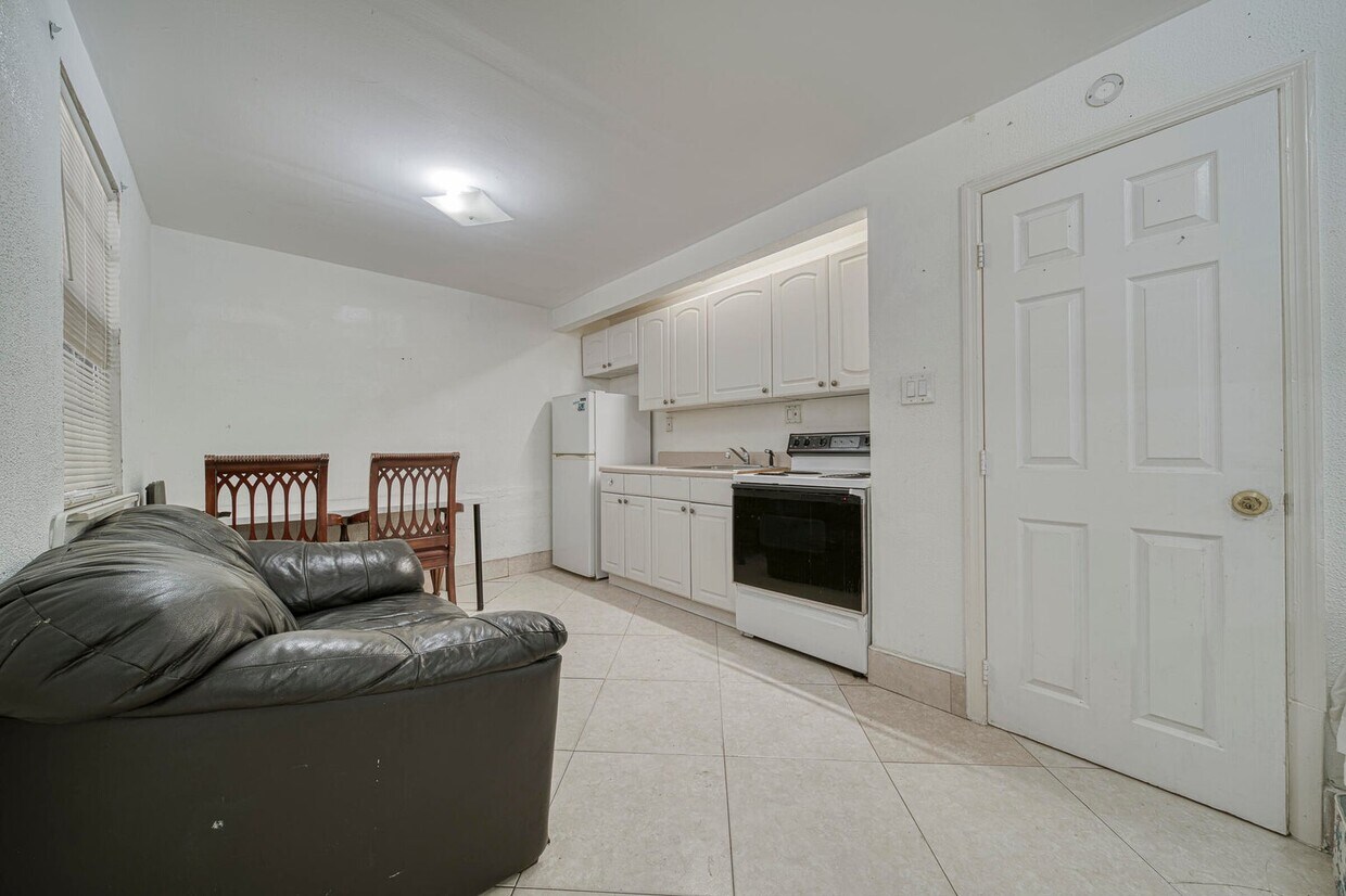 Foto principal - 1624-3 Van Buren St