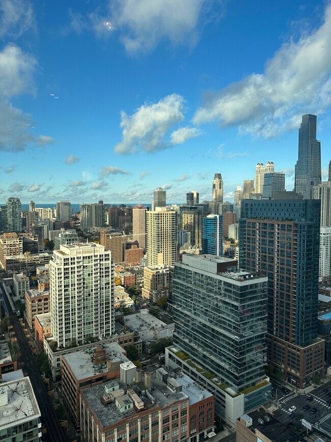 Building Photo - 303 W Ohio St