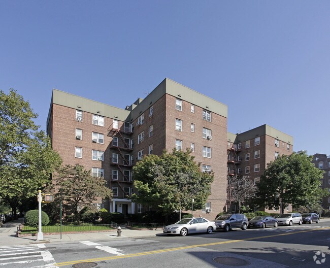 Primary Photo - 81-05-81-15 35th Ave