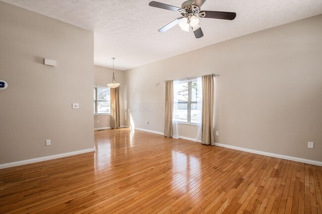 Building Photo - 4931 Leybourne Dr