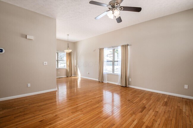 Foto del edificio - 4931 Leybourne Dr