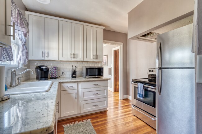 Foto del edificio - 3565 NE Broadway