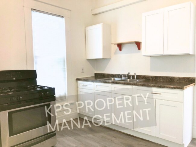 Building Photo - 665 S Kansas St