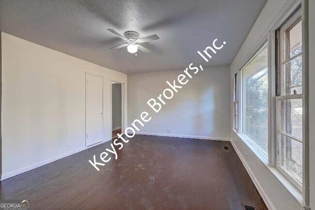 Foto del edificio - 1752 Upper River Rd