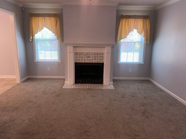 Building Photo - Centrally Located Condo in Smyrna