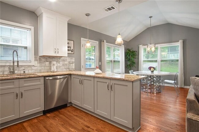 Foto del edificio - 1547 Willowbrook Dr SW