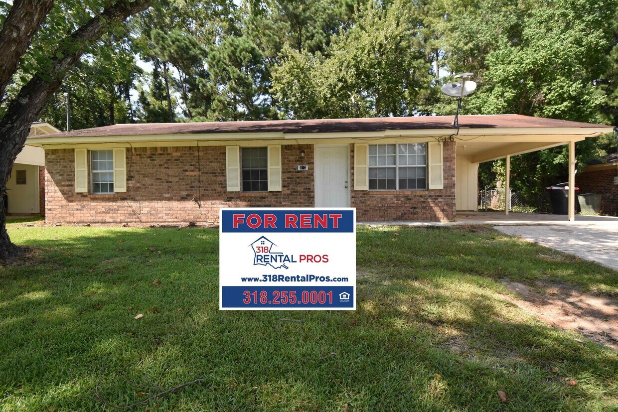 Primary Photo - Centrally Located 3 Bedroom Home!