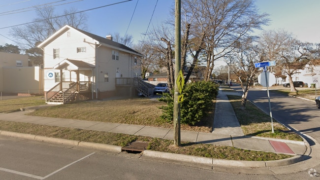 Building Photo - 2808 Lafayette Blvd