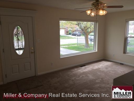 Building Photo - 5749 S McMillan Cir