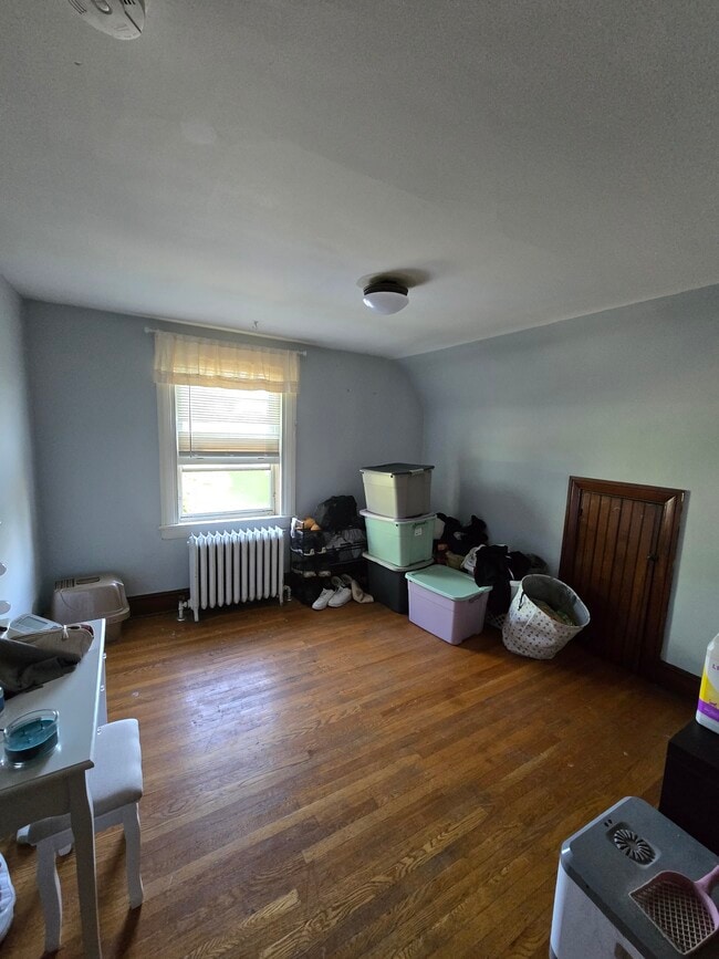 Building Photo - 1562 Woodland Ave