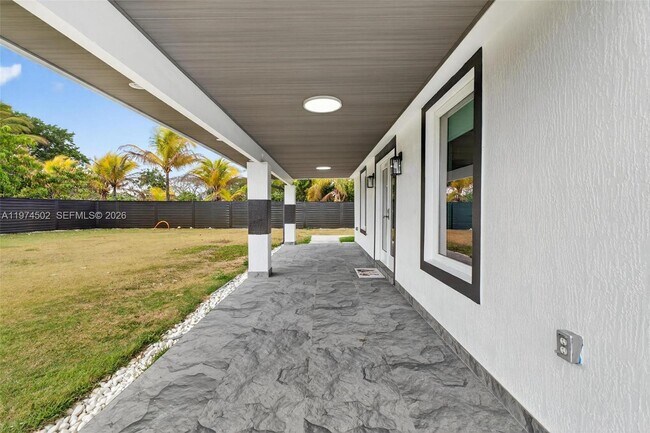 Foto del edificio - 16405 SW 228th St