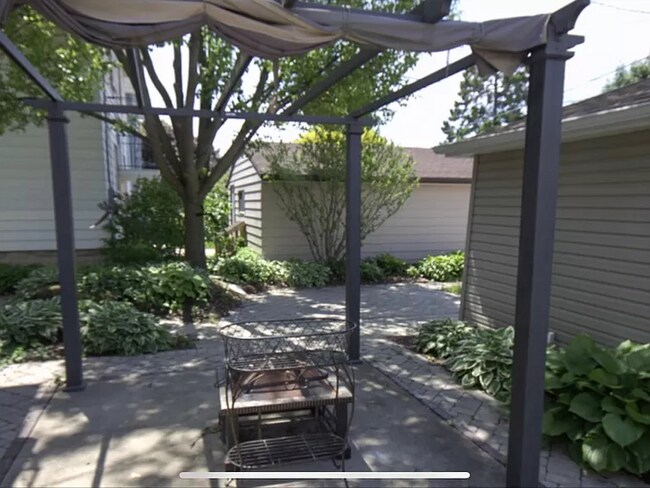 Foto del edificio - 3257 S Springfield Ave