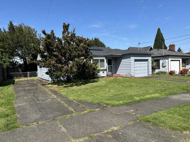 Building Photo - 5105 SE 51st Ave