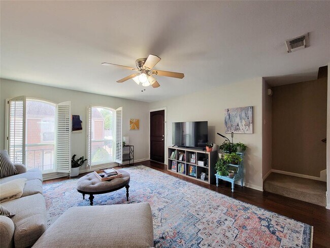 Foto del edificio - 382 N Post Oak Ln