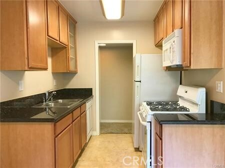 Building Photo - 1400 W Lambert Rd