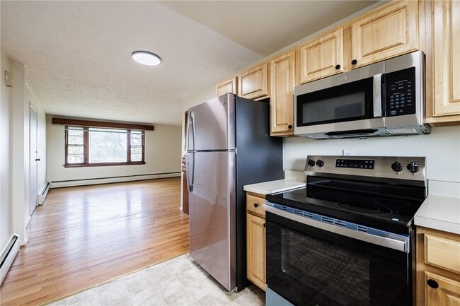 Building Photo - 5095 Emerson Rd