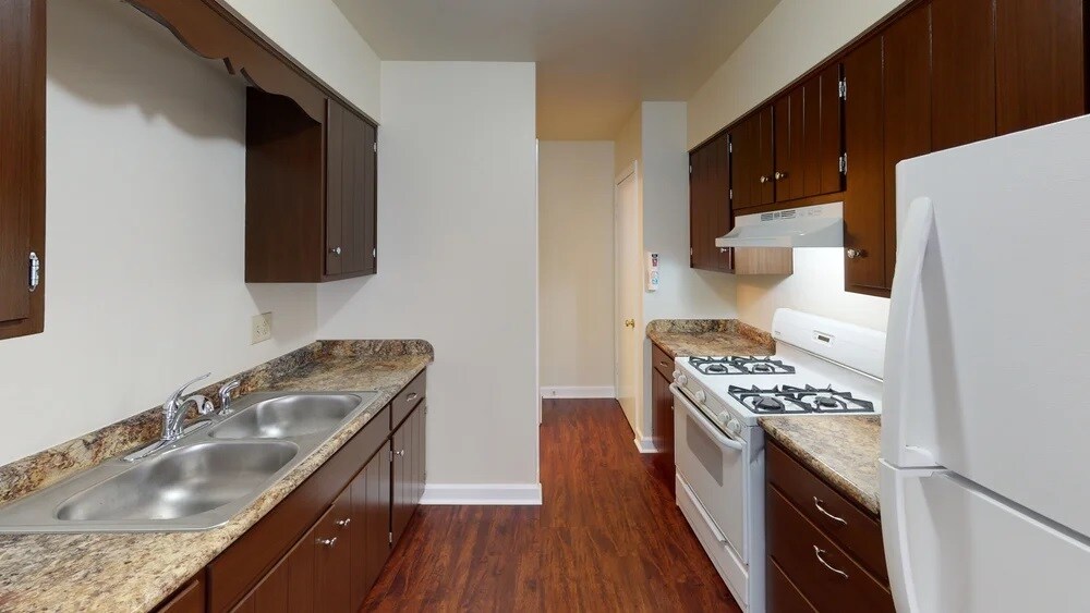 245C Monroe St, Oswego, IL 60543 Houses for Rent Oswego, IL