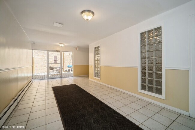 Foto del edificio - 1508 W Pratt Blvd