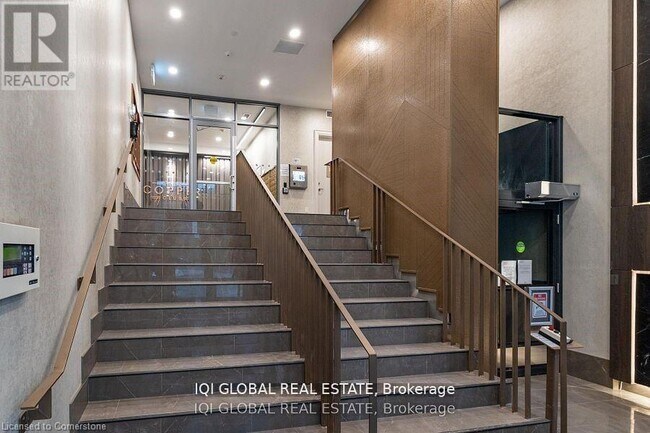 Photo du bâtiment - 73 Arthur St S